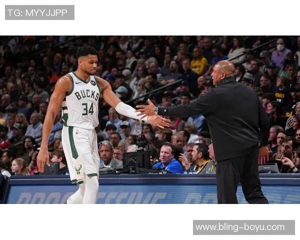 里弗斯表示字母哥训练状态良好期待他尽快重返赛场助力球队